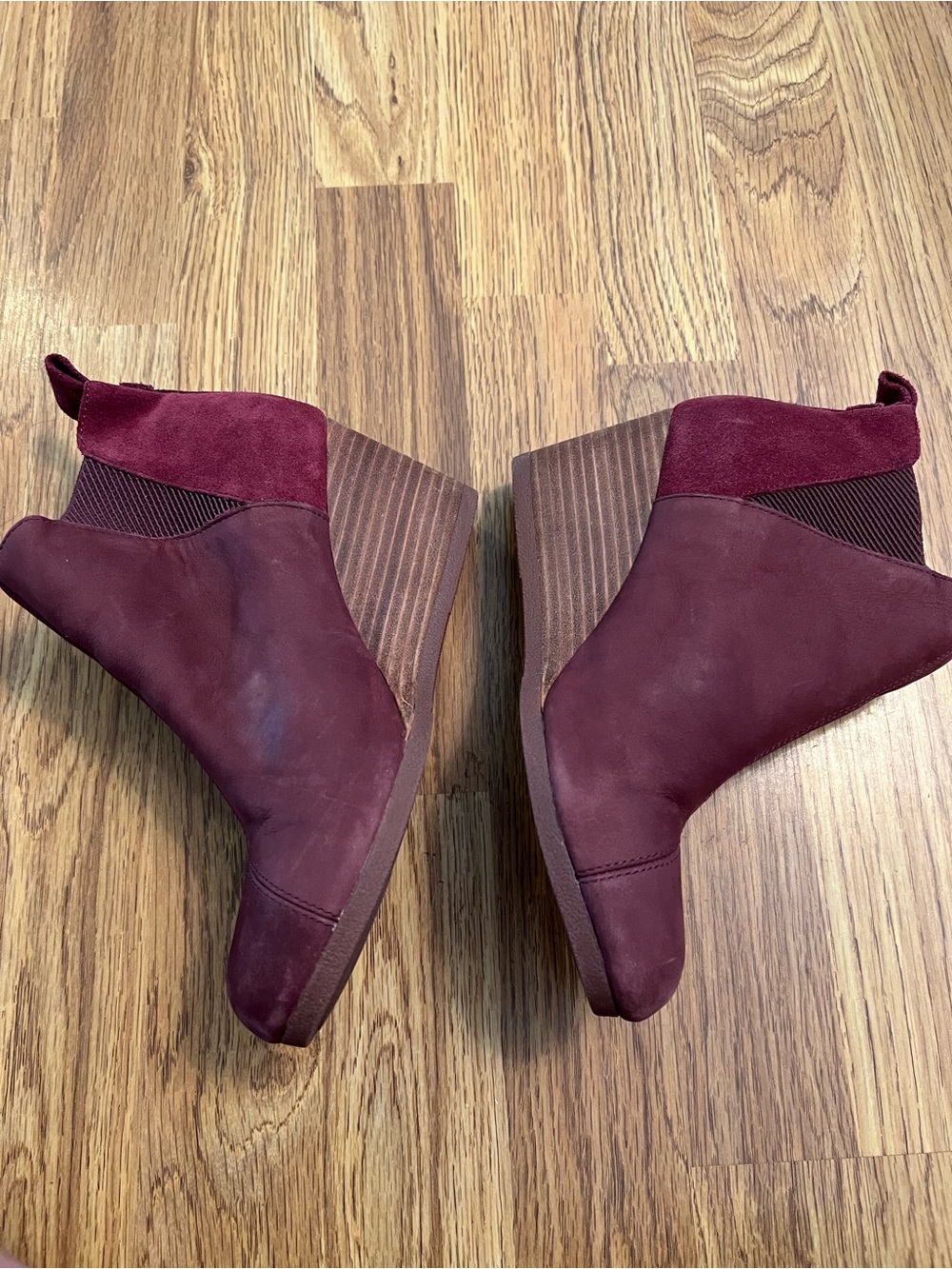 Tom’s Wedge Ankle Slip on Slip Resistant Boots - Picture 3 of 13